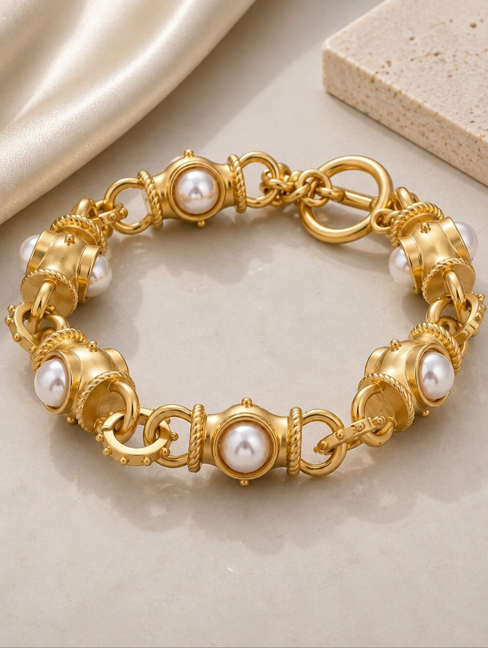 Matte 18k Gold Plated Byzantine Fresh Water Pearls Bracelet